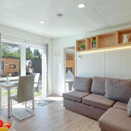 度假居 Tiny Haus 81 Am Brombachsee